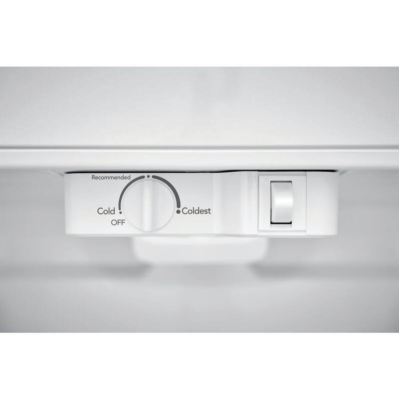 Top Freezer Refrigerator in Black L35133