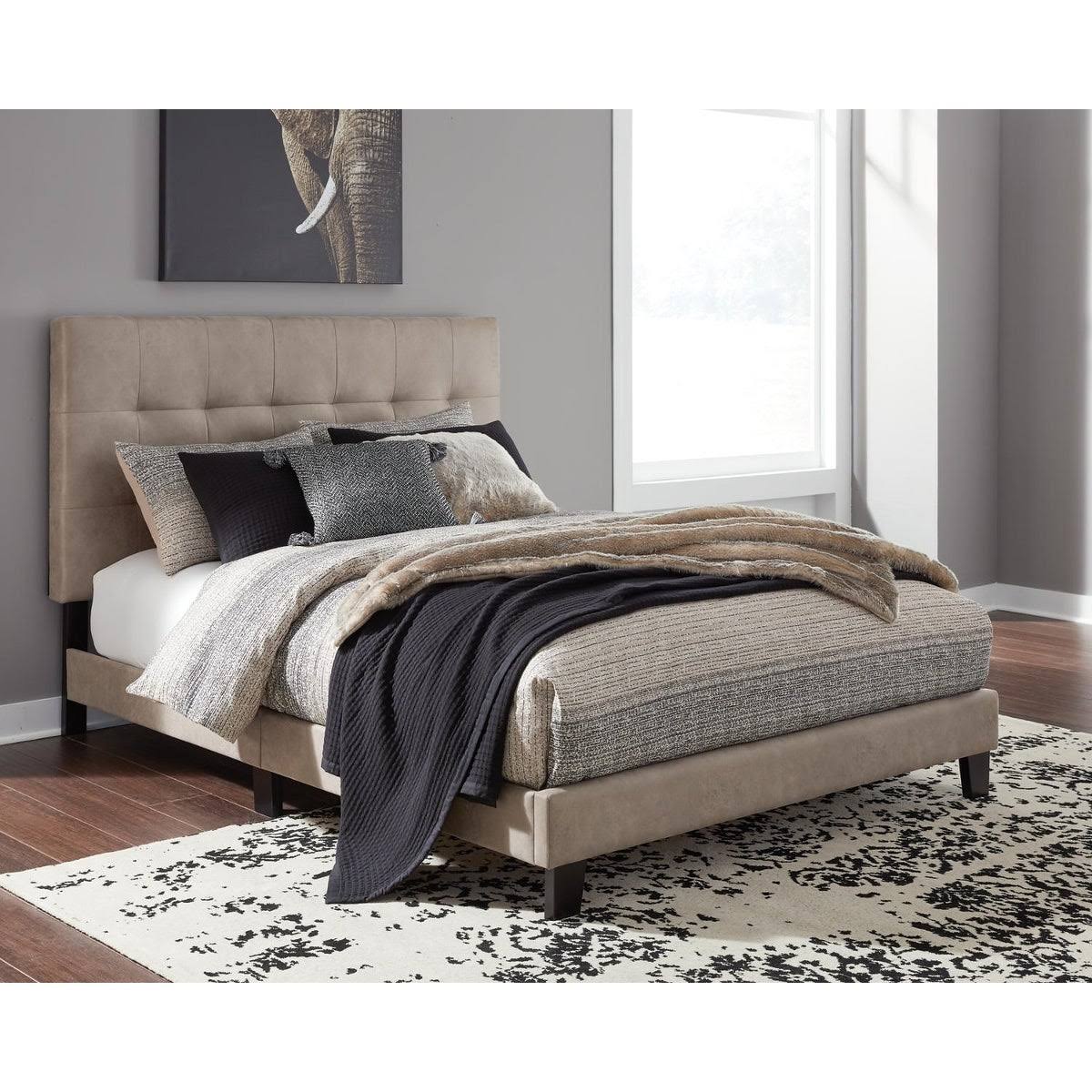 King Upholstered Bed R50400