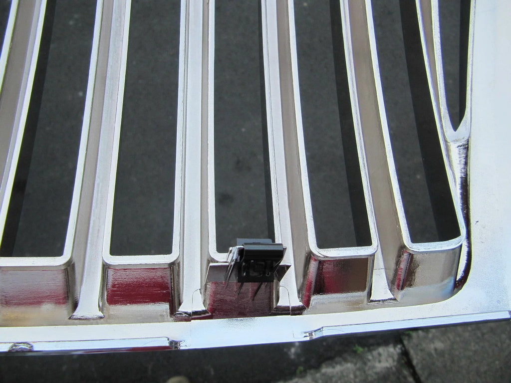 Painted-Black Grille J326961