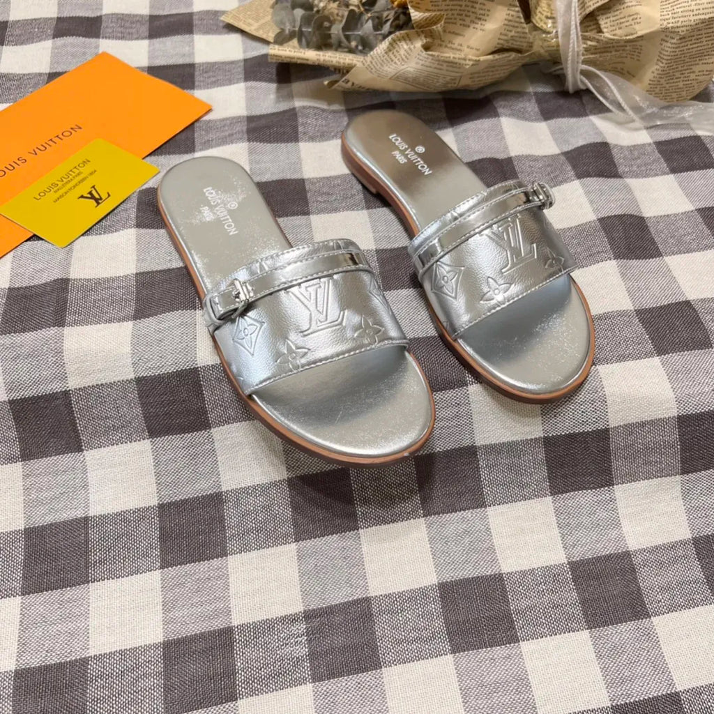 Women Slippers H482769
