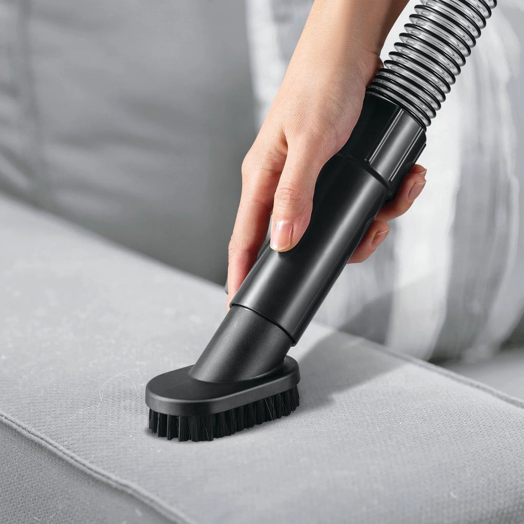 Bagless Upright Vacuum Cleaner F546