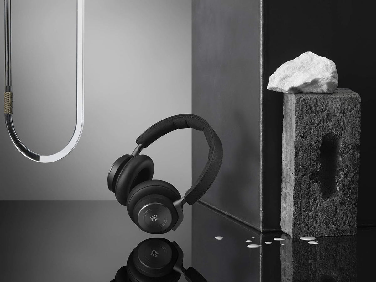 Wireless Bluetooth Over-Ear Headphones R91813