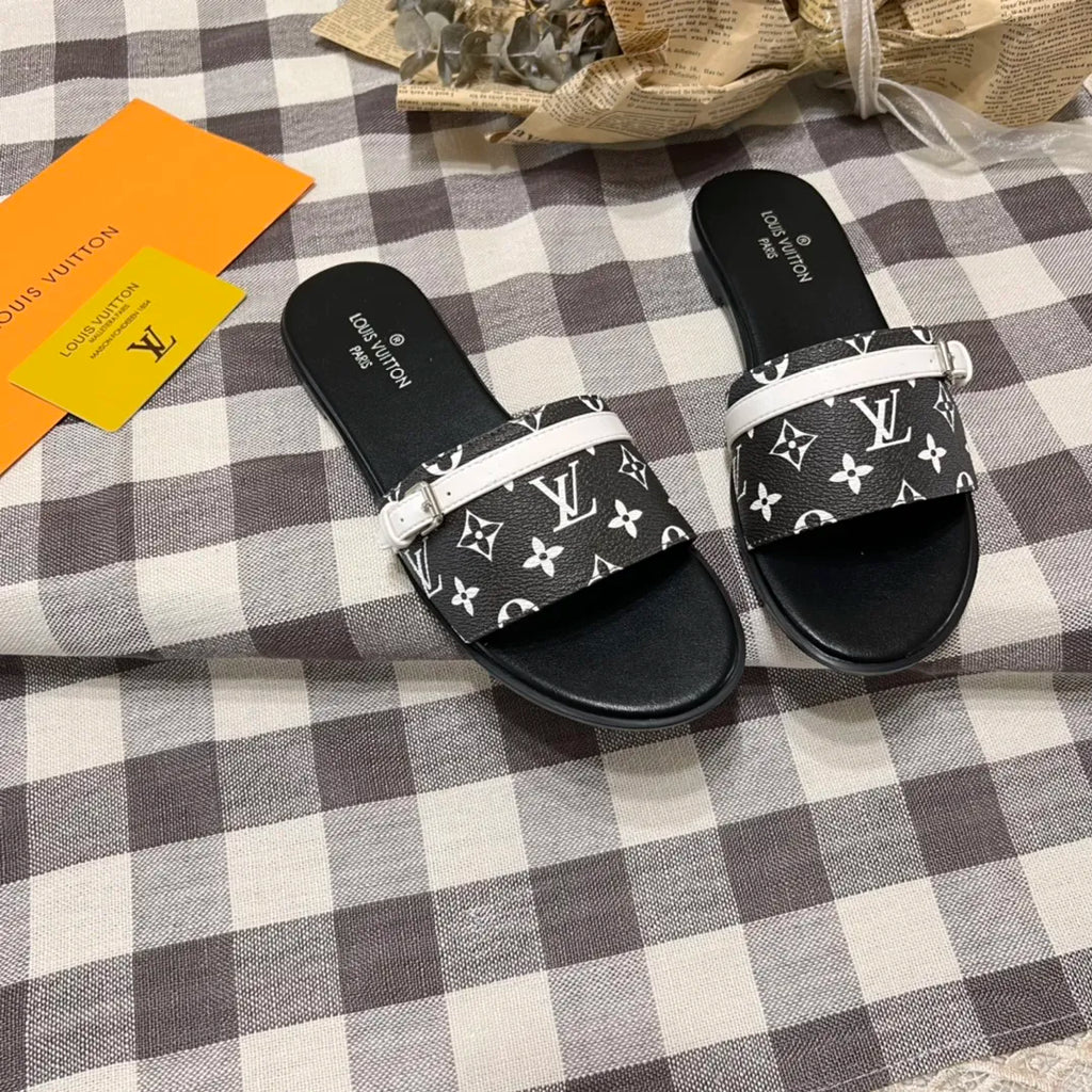 Women Slippers H482769