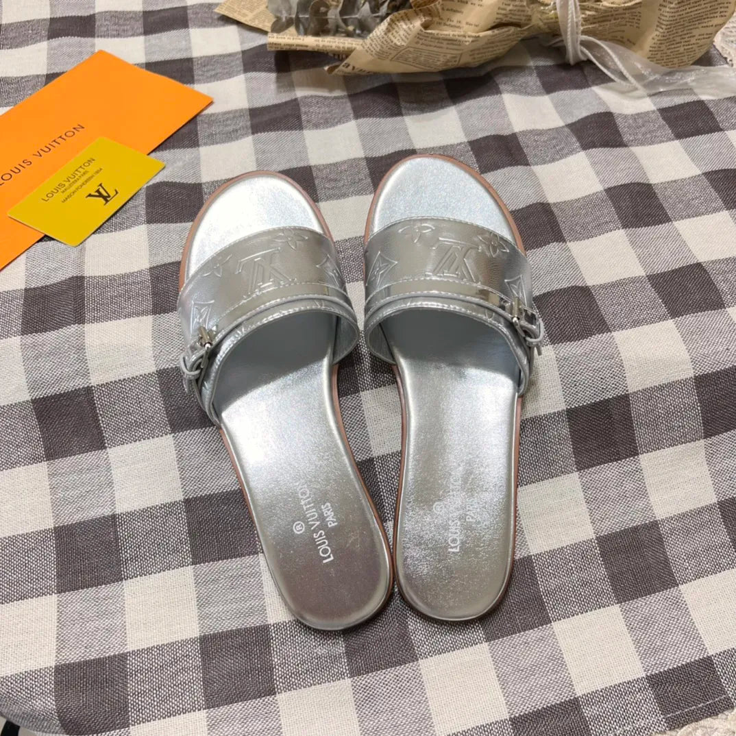 Women Slippers H482769