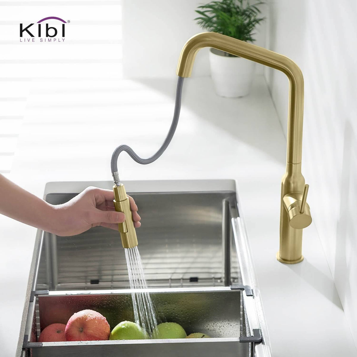 Brass Pull Out Kitchen Faucet with Sprayer Matte Black B127