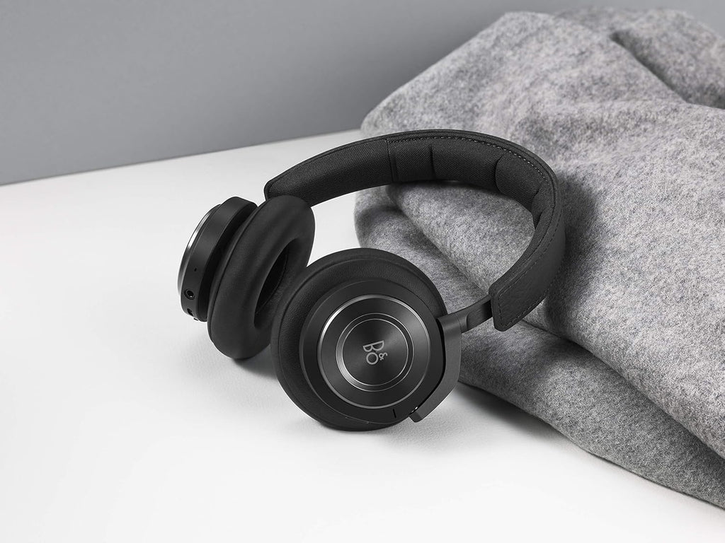 Wireless Bluetooth Over-Ear Headphones R91813