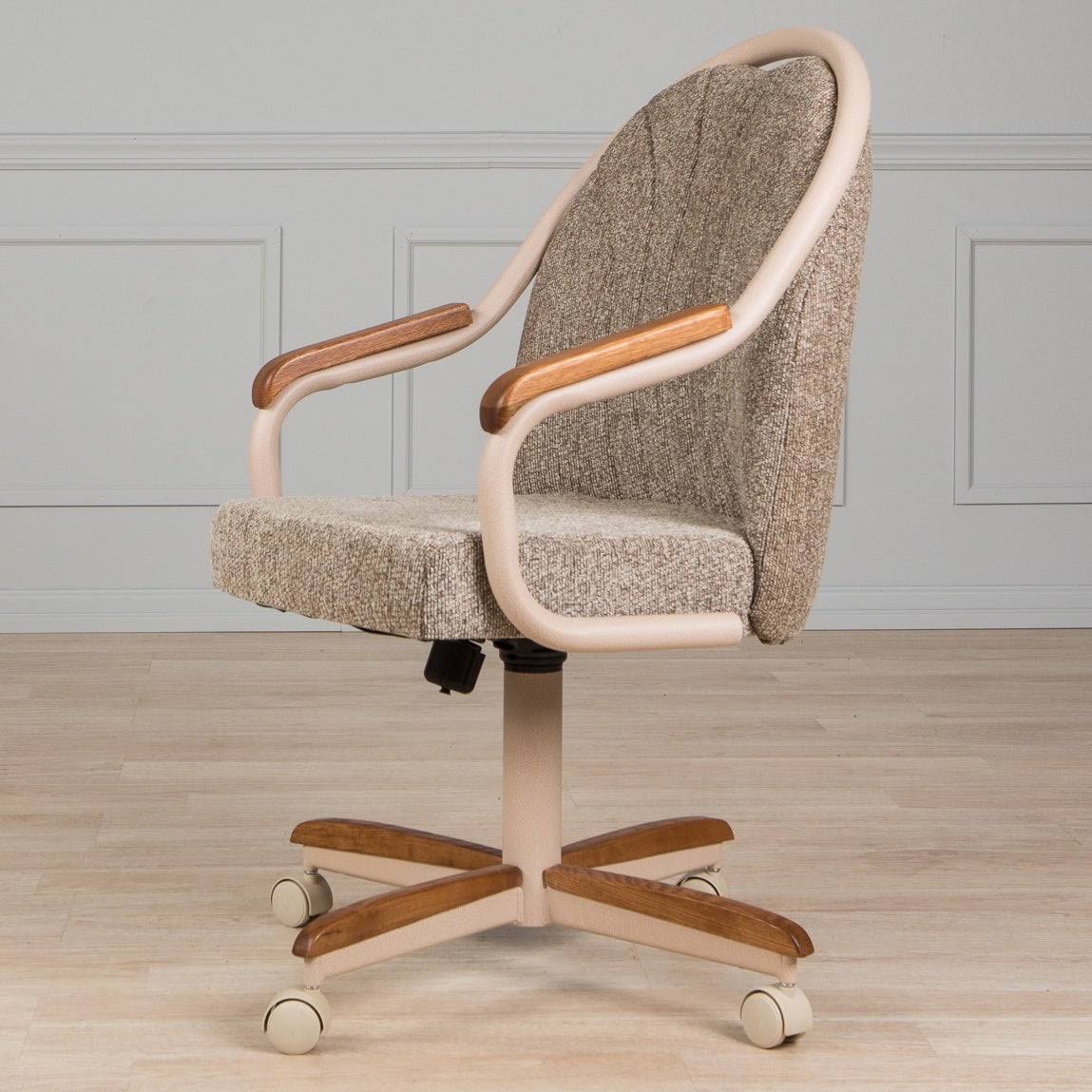 Swivel-and-Tilt Cushion Chair F930430