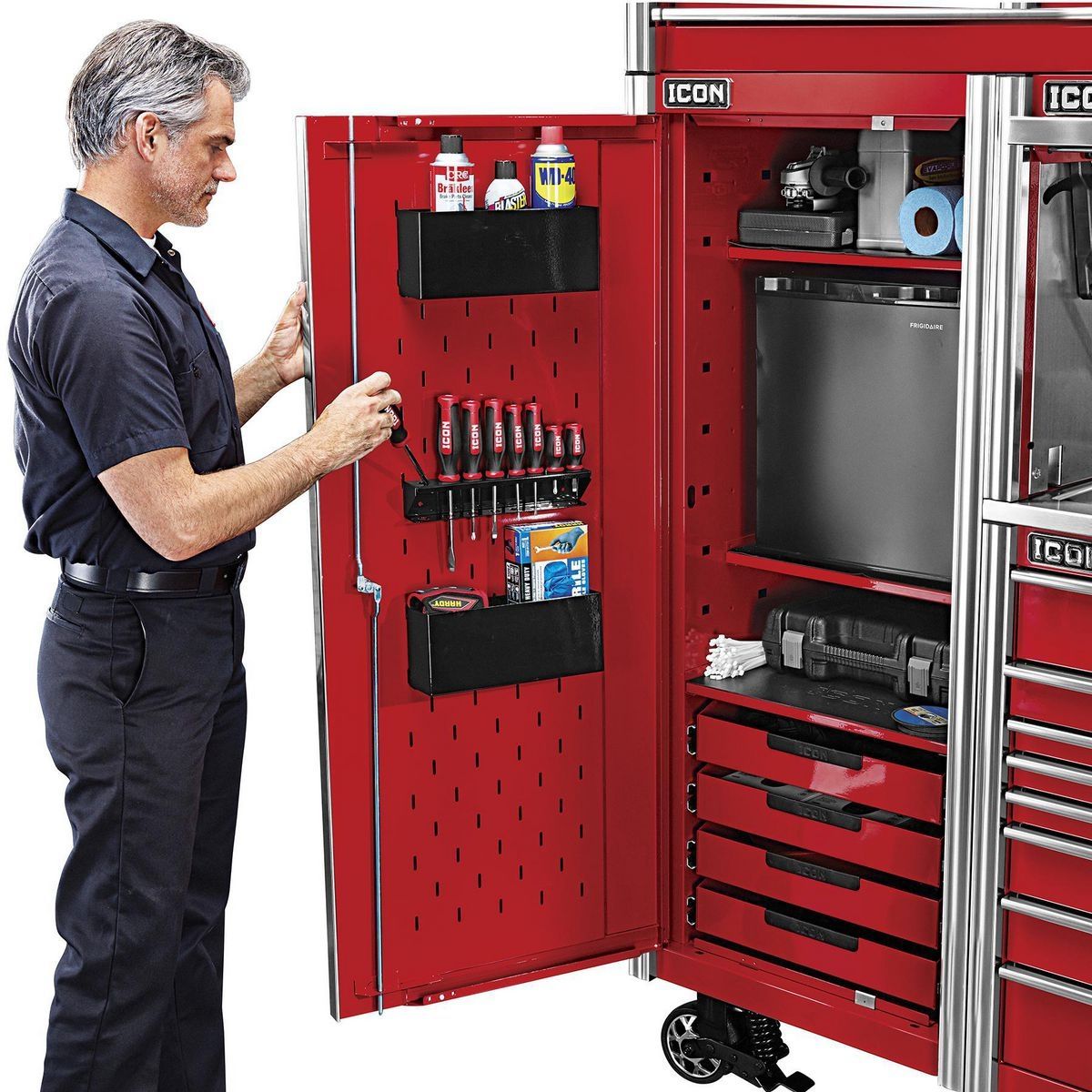 28 in. End Locker L7458