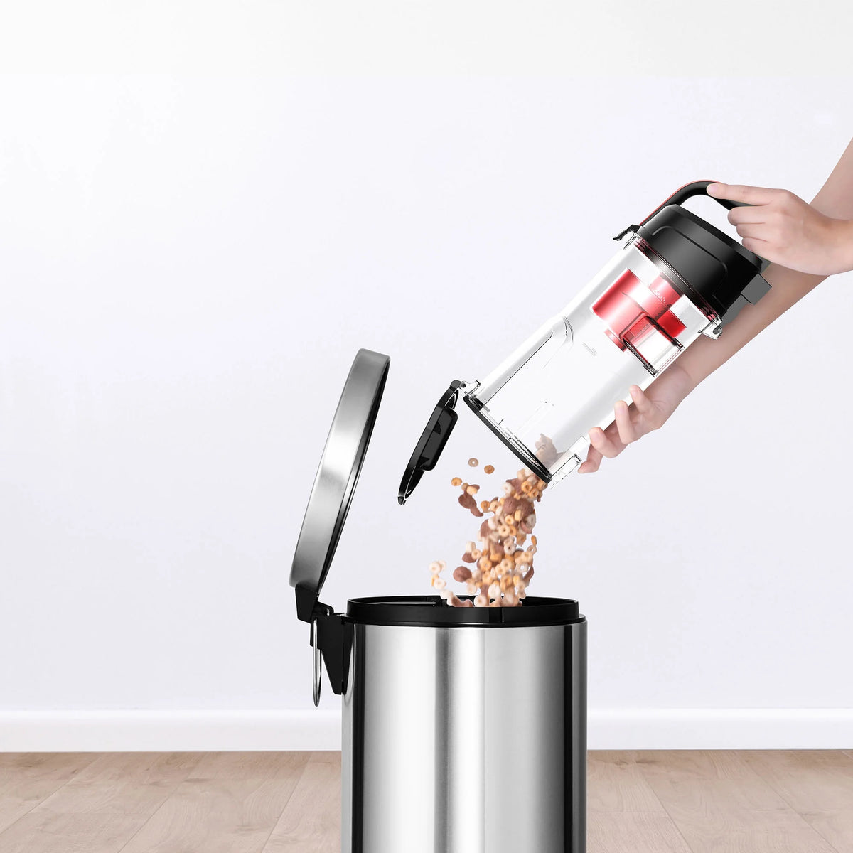 Bagless Upright Vacuum Cleaner F546